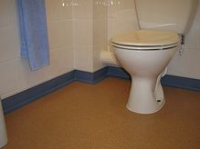 Simple washroom 01 - 03 - coving & vinyl